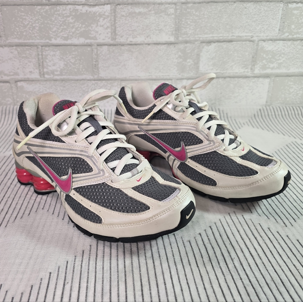 Nike Reveal 3 Gray & White Pink Shocks Size 7.5 Women's 365940-062 - Picture 2 of 10